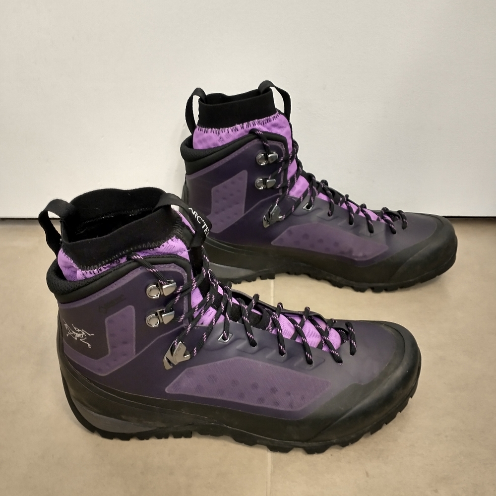 Arc'teryx Bora Mid Gore-Tex Women's Hiking Boots